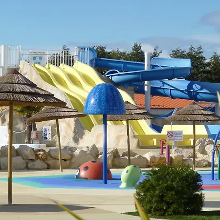 Immobilhome 2 - Village Vacance * La Palmyre